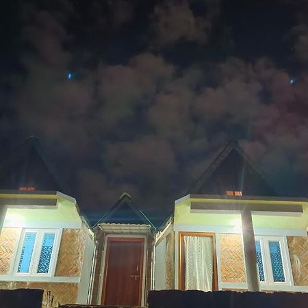 I Basa Homestay Sohrarim Eksteriør bilde
